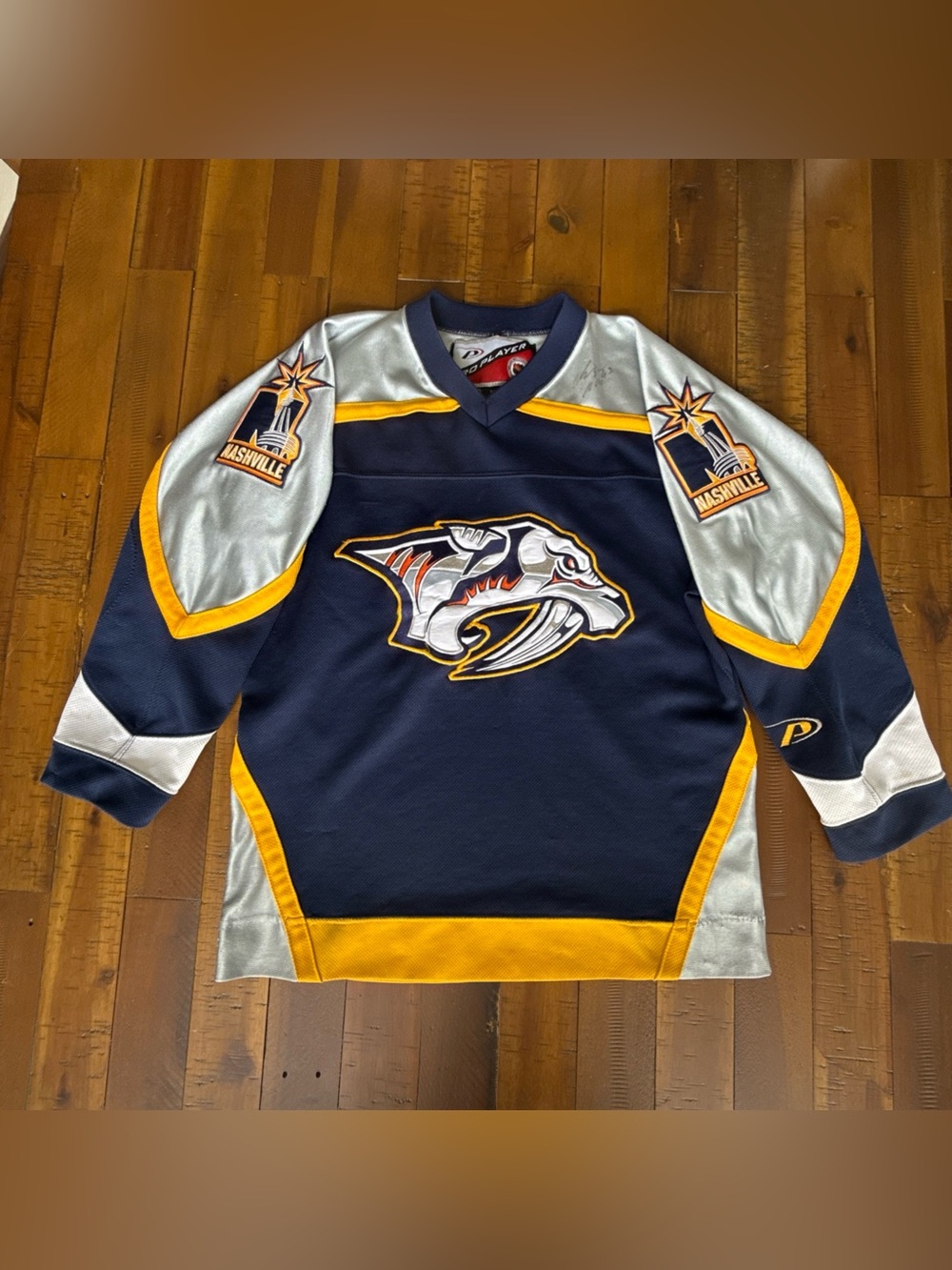 Youth Nashville Predators Press Jersey Pro Player NHL Vintage 90s sz S / M